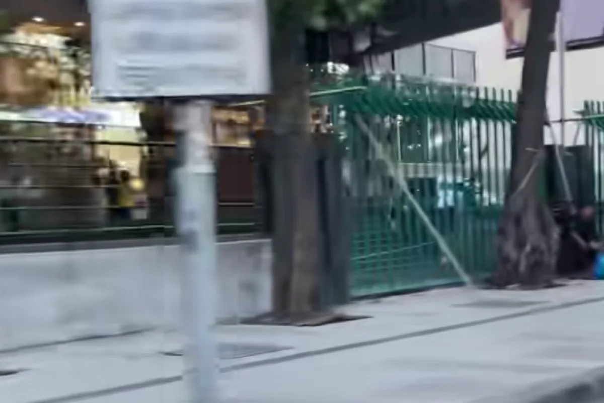 Viral! Sejumlah Mall Pakuwon Group di Surabaya Tiba-tiba Pasang Pagar Tinggi, Warganet Heboh. Ini Klarifikasi dan Fakta Lengkapnya