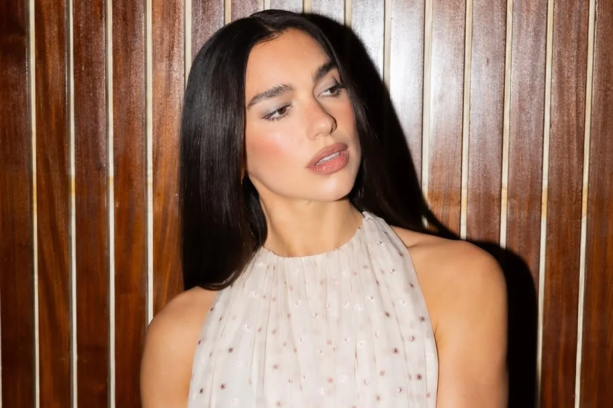 Dua Lipa Gugat Samsung Rp 260 Miliar karena Diduga Pakai Foto Tanpa Izin di Kemasan TV