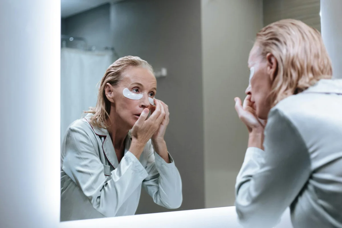 Rekomendasi Skincare Collagen untuk Atasi Penuaan Kulit Usia 40-an