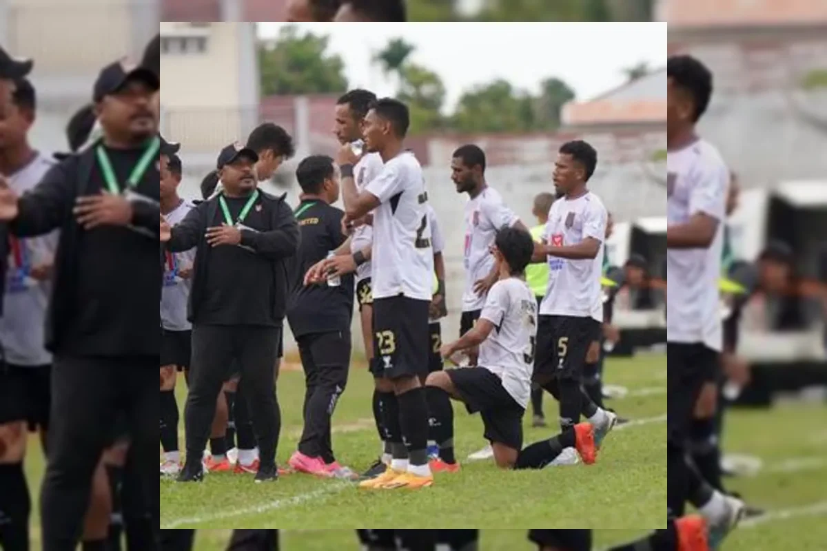 Semen Padang Turunkan Pemain Lokal Saat Hadapi Persebaya, Imran Nahumarury Fokus Jam Terbang