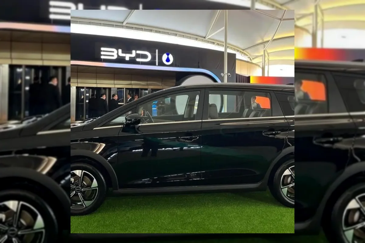 BYD Resmi Luncurkan Mobil Plug-In Hybrid Pertama M6 DM di Indonesia