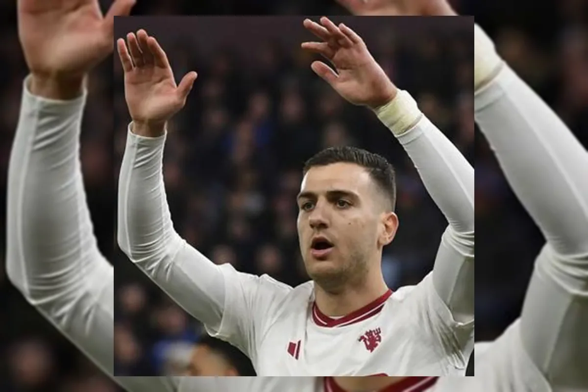 Michael Carrick Pertahankan Diogo Dalot di Tengah Rumor Transfer