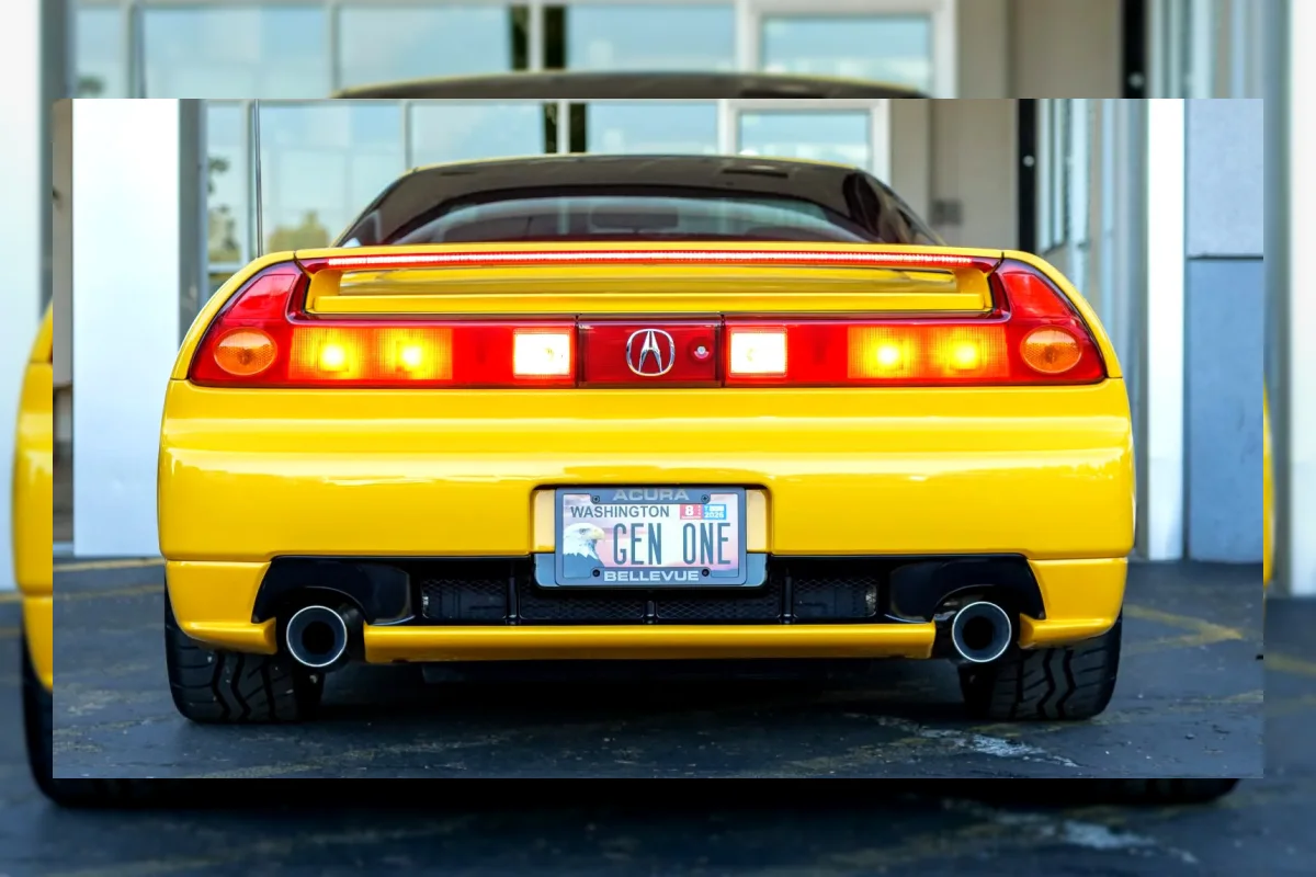 Kesalahan Ketik Rp 100 Juta dalam Lelang Acura NSX Langka