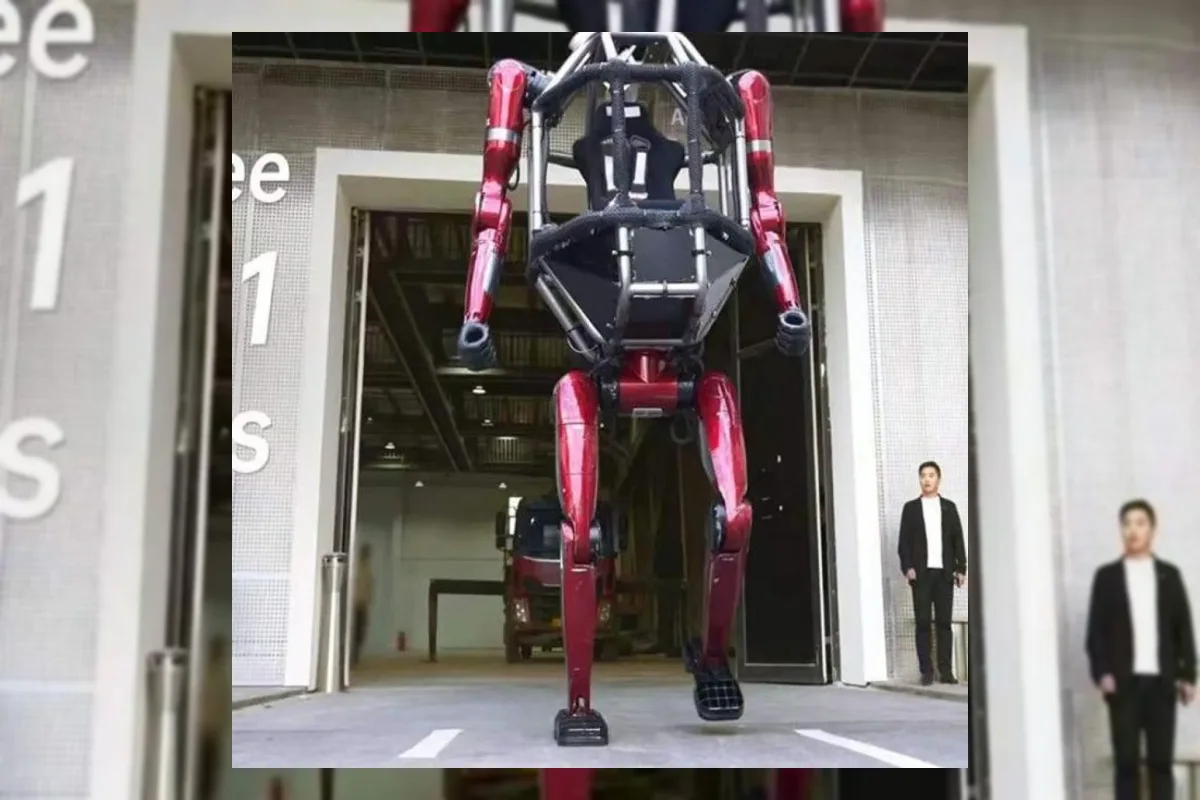 Unitree Ciptakan Robot Mecha GD01 yang Bisa Dikendarai Manusia