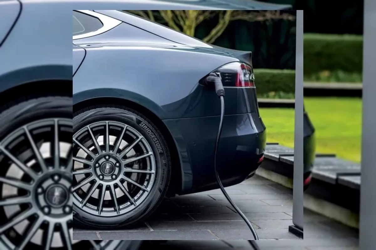 Produsen Mobil Listrik Ganti Ban Serep dengan Teknologi Modern