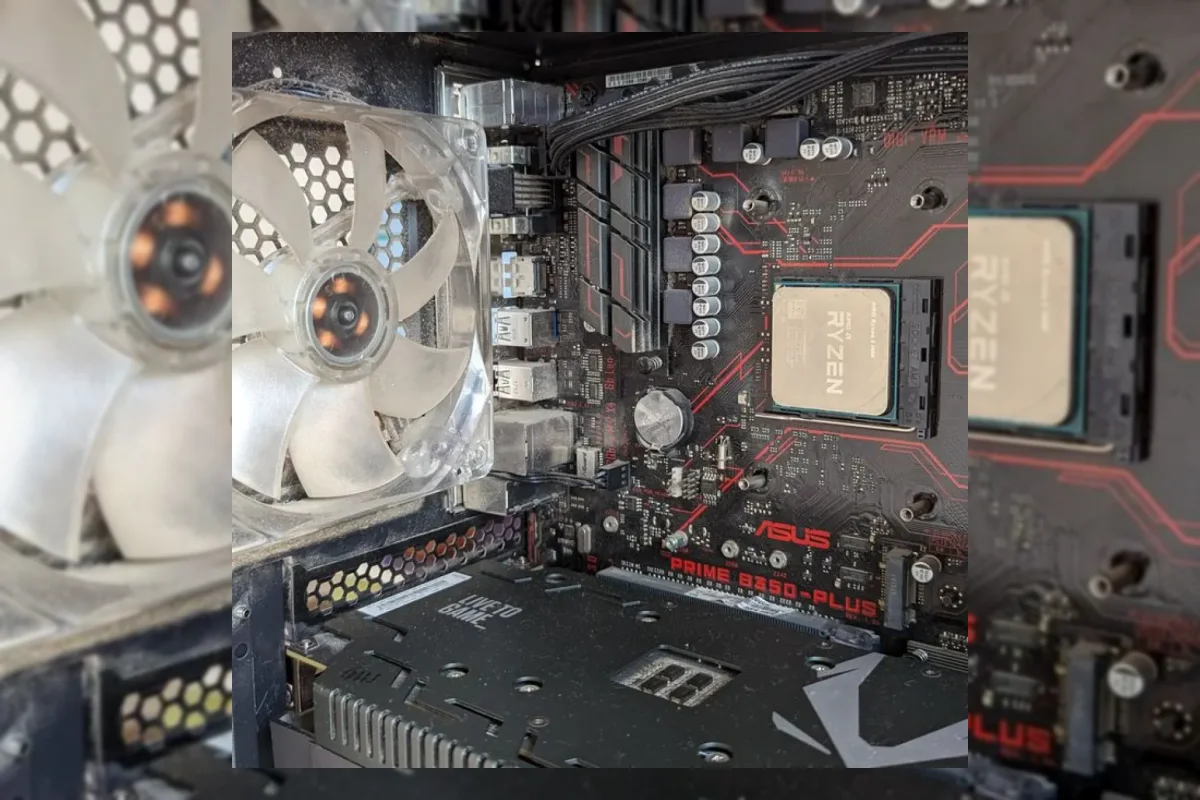 Lenovo Rilis Desktop PC Bellator Feng 7000X untuk Gaming Menengah