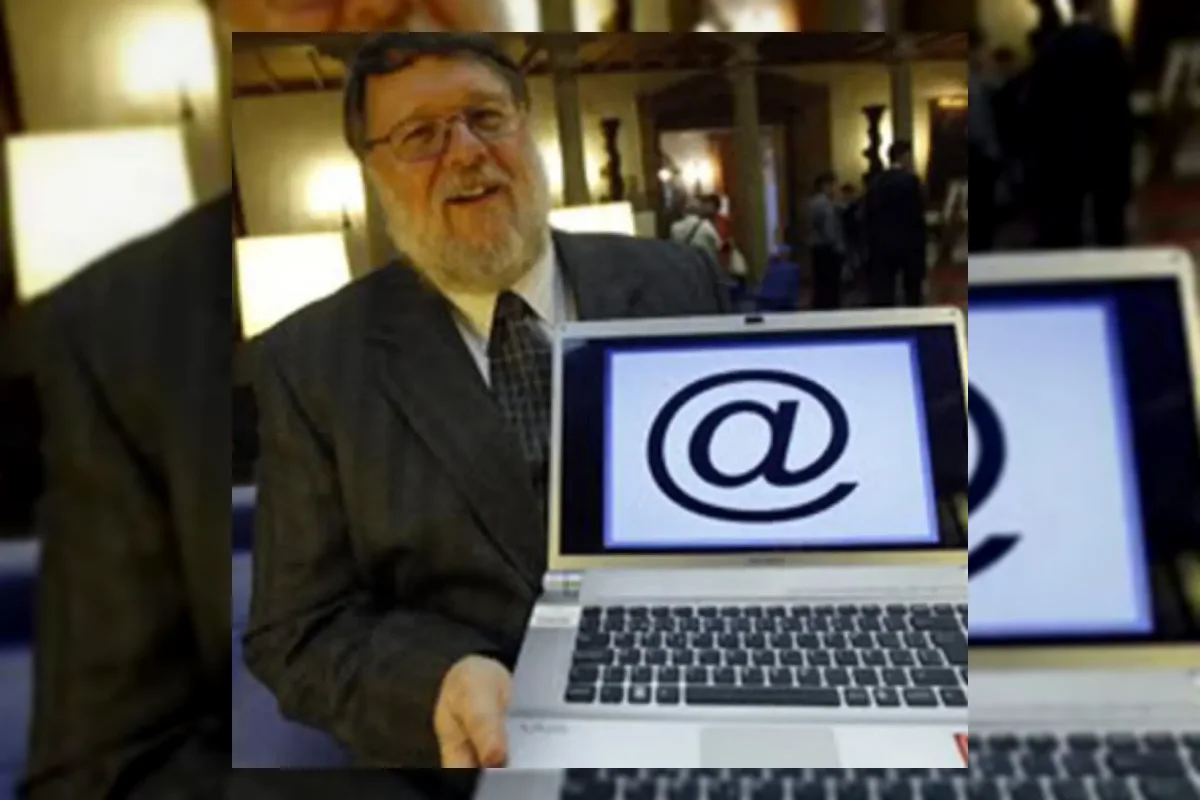 Kisah Ray Tomlinson Memilih Simbol At dalam Sistem Email Pertama