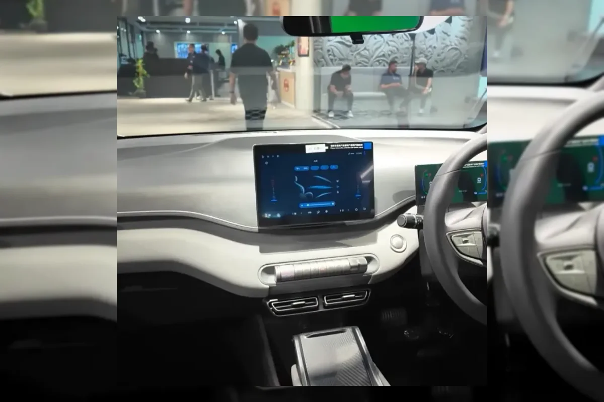 Sjafrie Sjamsoeddin Tinjau Proyek Mobil Nasional di Subang