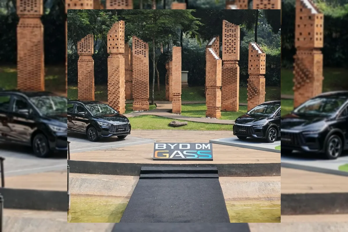 BYD Rilis Mobil PHEV M6 DM Seharga Rp298 Juta, Termurah di Indonesia