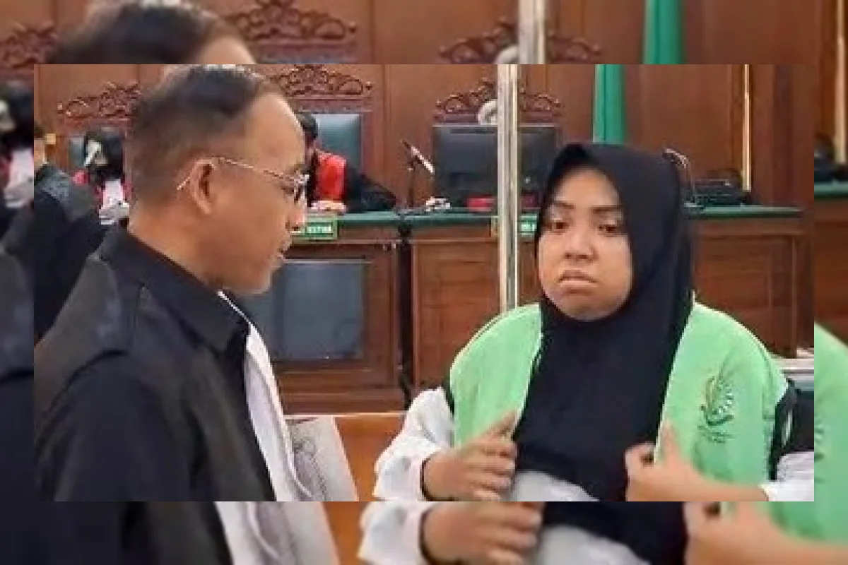 Viral Wanita di Surabaya Robohkan Rumah Dinas Pakai Ekskavator