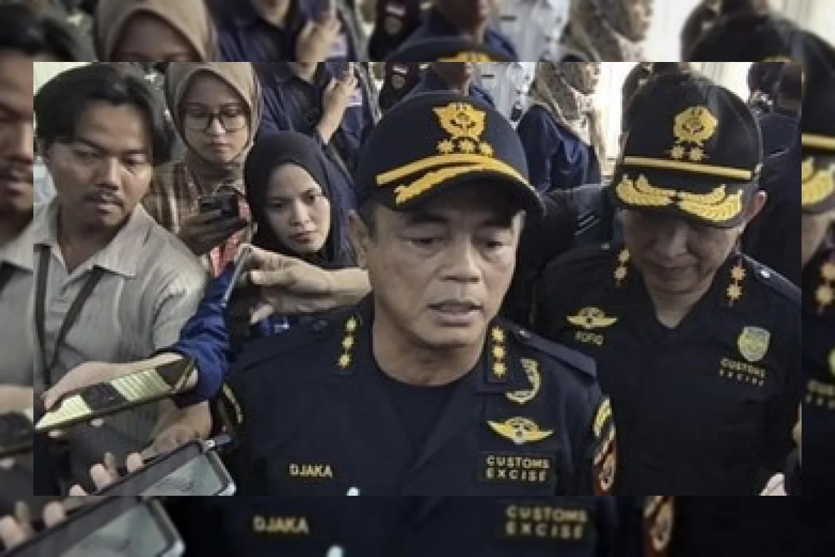Djaka Budi Ogah Bicara Perubahan Bea Cukai Usai Kawal Purbaya di DPR