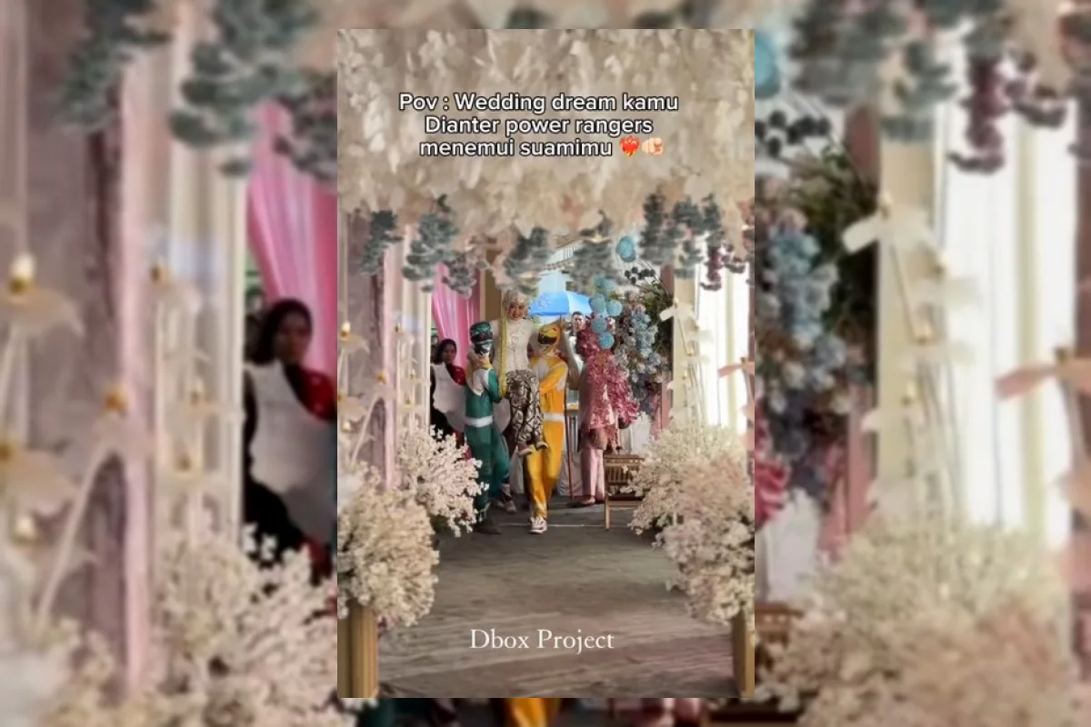 Viral Antimainstream, Pengantin Sunda Diarak Power Rangers ke Pelaminan