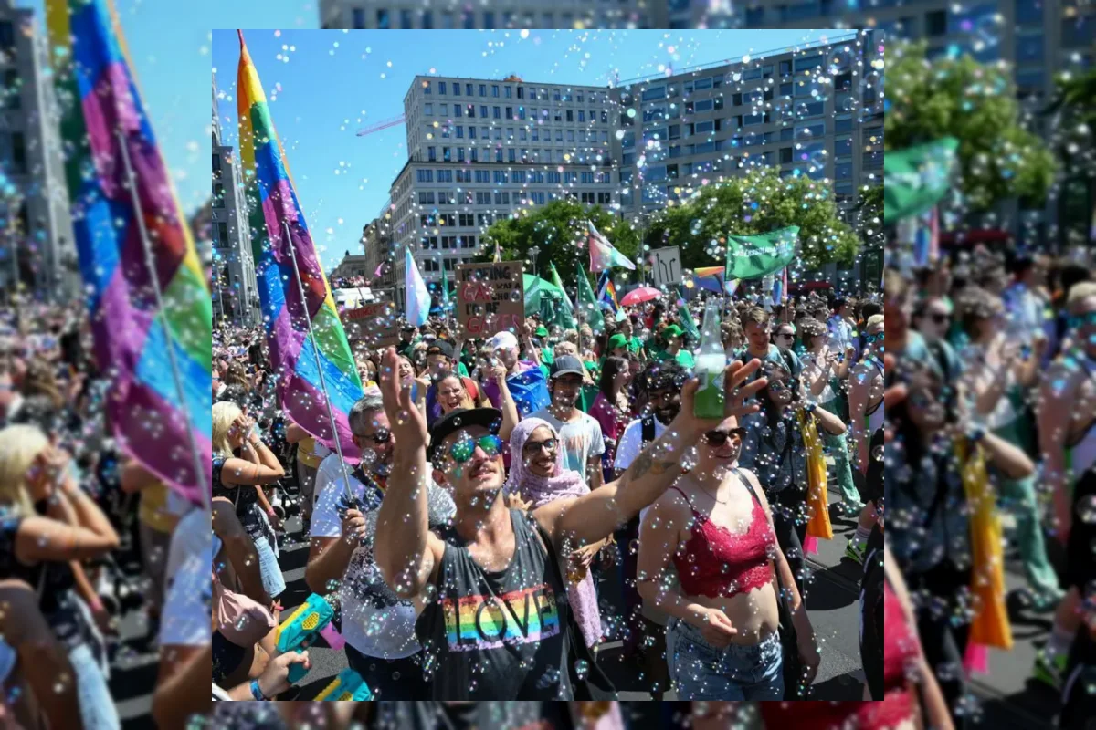 Van Tabrak Kerumunan di Acara Pride Berlin, Satu Tewas