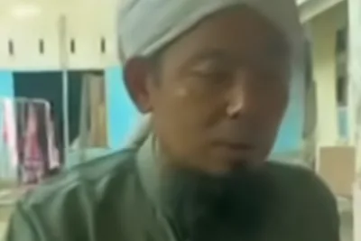 Profil TGH Ahmad Muzakki Rahmatullah Ketua Yayasan Ponpes Rosyidatus Shaulatiyah Al Ibrahimy yang Minta Kasus Pembakaran Santri Tidak Dibesar-Besarkan