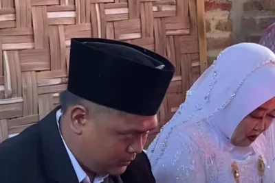Perjaka 25 Tahun Resmi Menikahi Janda 63 Tahun di Tulungagung, Kisahnya Viral di Media Sosial