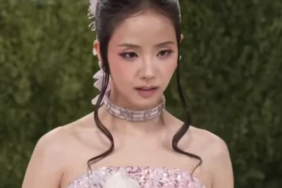 Jisoo Blackpink Memukau di Met Gala 2026 dengan Gaun Dior Bernuansa Floral