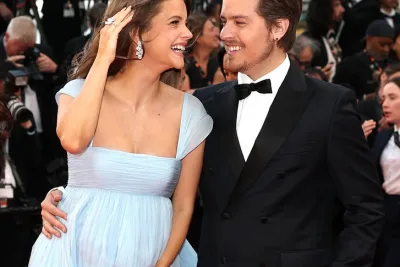 Barbara Palvin Tampil Elegan dengan Baby Bump di Cannes Film Festival 2026