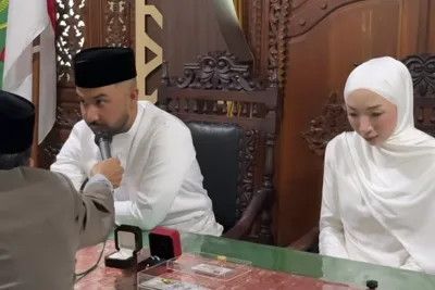 Selisih Umur Hassan Alaydrus dan Audrey Jesslyn Berapa? Inilah Biodata Selebgram yang Resmi Menikah di KUA Tebet