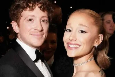 Ariana Grande Fokus Tur dan Album Petal Setelah Hubungannya dengan Ethan Slater Berakhir
