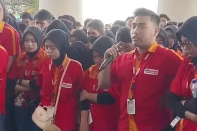 Karyawan Minimarket di Lombok Tengah Demo Bupati setelah 18 Gerai Ditutup
