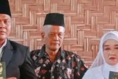 Pemuda Tulungagung 25 Tahun Resmi Menikahi Lansia 63 Tahun