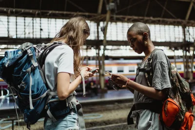 7 Aplikasi Traveling Terbaik untuk Liburan Praktis dan Lengkap