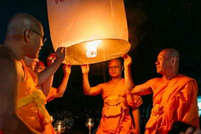 Rangkaian Tradisi Unik Waisak 2026: Ritual Air Suci hingga Lampion Borobudur