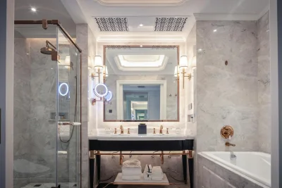 Kenikmatan Berendam di Bathtub Mewah The Trans Luxury Hotel Surabaya