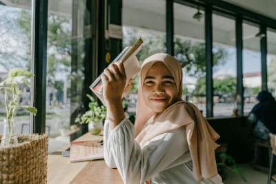 5 Cara Menghilangkan Noda Minyak di Jilbab Tanpa Ribet, Ampuh dan Terbaru 2026