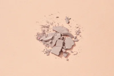 4 Rekomendasi Loose Powder untuk Usia 30-an, Samarkan Garis Halus
