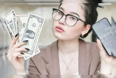 Kominfo dan OJK Blokir 500 Aplikasi Penghasil Uang Palsu Sepanjang 2025
