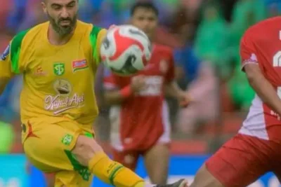 Persebaya Surabaya Hajar Semen Padang 7-0 di Pekan Ke-33