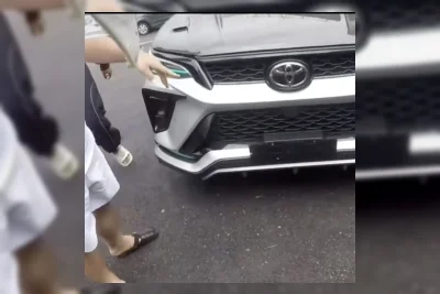 Polisi Tilang Pengendara Fortuner Tak Pakai Pelat Nomor Depan di Puncak