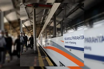 KAI Catat 91.678 Penumpang Kereta Jarak Jauh Padati Daop 2 Bandung