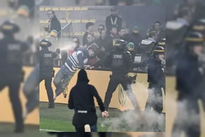 Suporter Invasi Lapangan, Laga Nantes vs Toulouse Dihentikan