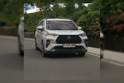 Toyota Hentikan Varian Veloz Mesin Konvensional di Indonesia