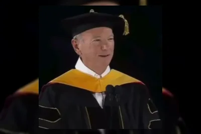 Eric Schmidt Disoraki Mahasiswa University of Arizona Saat Pidato AI