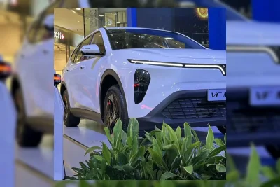 Vinfast Rakit Mobil Listrik VF MPV 7 di Subang dengan TKDN 40 Persen