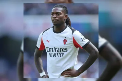 AC Milan Siap Lepas Enam Pemain Utama, Termasuk Rafael Leao