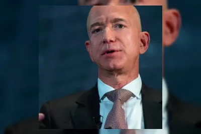 Jeff Bezos Sebut AI Bawa Era Kelimpahan, Menuai Kritik Tajam Terkait PHK Amazon