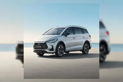 BYD Indonesia Siap Pasarkan M6 DM Produksi Pabrik Subang
