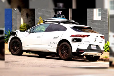 Waymo Hentikan Layanan Robotaxi di Lima Kota Usai Terjebak Banjir