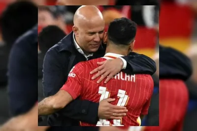 Arne Slot Tanggapi Kritik Mohamed Salah Setelah Liverpool Tumbang