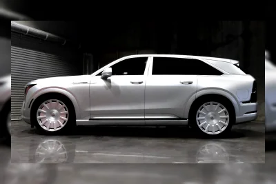 Cadillac Escalade IQL Dibungkus Satin Silver, Bukan Hitam Pekat