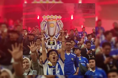 Bobotoh Banjiri GBLA Rayakan Hattrick Juara Persib Bandung