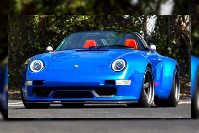 Gunther Werks Speedster Blue Phoenix Dilelang di Monterey