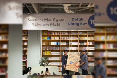 Novel Seporsi Mie Ayam Sebelum Mati Cetak Ulang ke-100, Terjual 250 Ribu Eksemplar