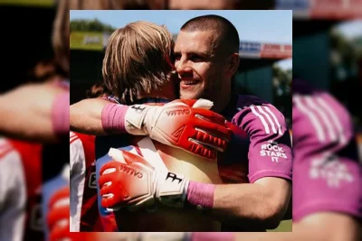 Maarten Paes Bawa Ajax Amsterdam Lolos ke Kualifikasi Eropa