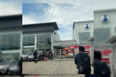 Gudang Showroom BYD di BSD Kebakaran, Mobil Dievakuasi