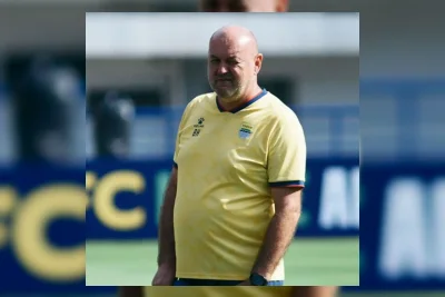 Bojan Hodak Diisukan Tinggalkan Persib Usai Bawa Gelar Juara